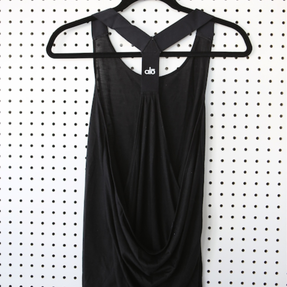 black yoga tank